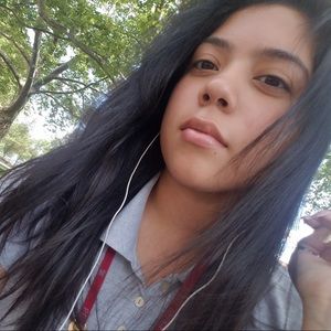 Meet your Posher, Ana